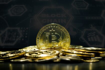 bitcoin, cryptocurrency, blockchain, digital, investment, bitcoin, bitcoin, bitcoin, bitcoin, bitcoin, cryptocurrency